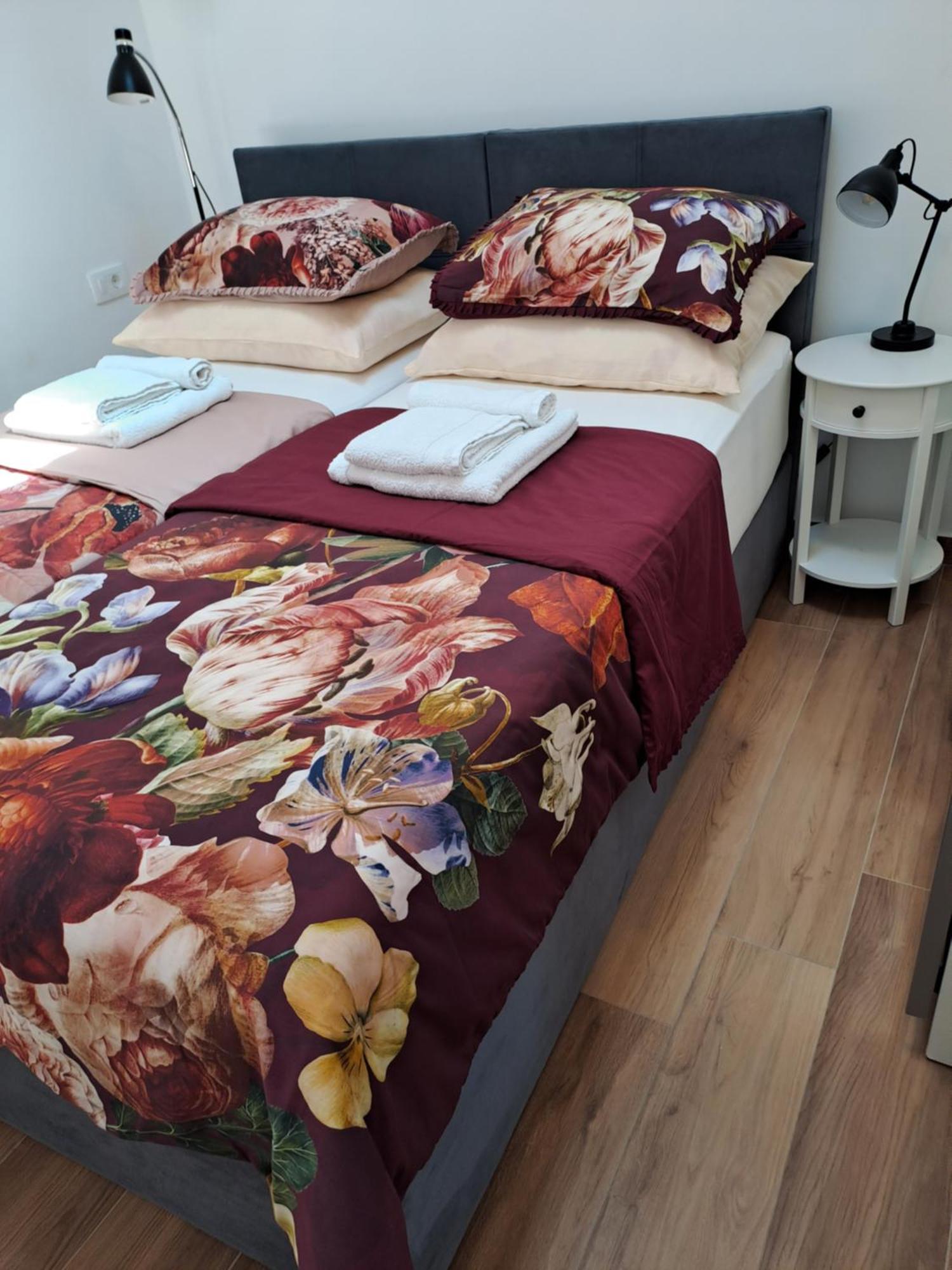 Mvm Apartment With Terrace Izola Esterno foto